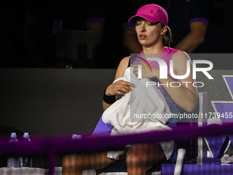 RIYADH, SAUDI ARABIA - NOVEMBER 03: Iga Swiatek of Poland during her match against Barbora Krejcikovas of Czech Republic on day 2 of the 202...