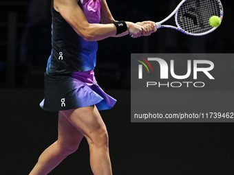 RIYADH, SAUDI ARABIA - NOVEMBER 03: Iga Swiatek of Poland during her match against Barbora Krejcikovas of Czech Republic on day 2 of the 202...