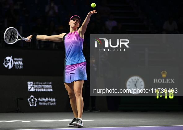 RIYADH, SAUDI ARABIA - NOVEMBER 03: Iga Swiatek of Poland during her match against Barbora Krejcikovas of Czech Republic on day 2 of the 202...