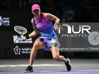 RIYADH, SAUDI ARABIA - NOVEMBER 03: Iga Swiatek of Poland during her match against Barbora Krejcikovas of Czech Republic on day 2 of the 202...