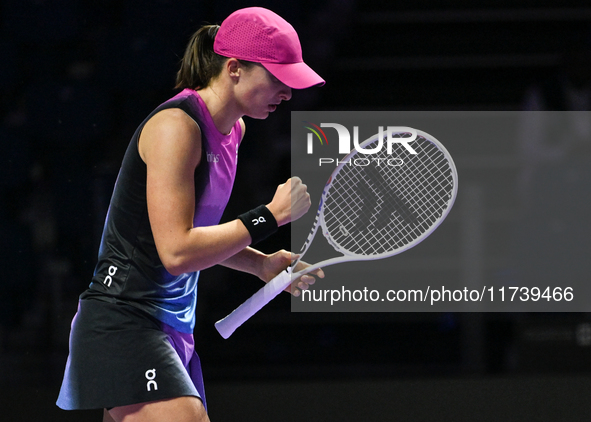 RIYADH, SAUDI ARABIA - NOVEMBER 03: Iga Swiatek of Poland during her match against Barbora Krejcikovas of Czech Republic on day 2 of the 202...