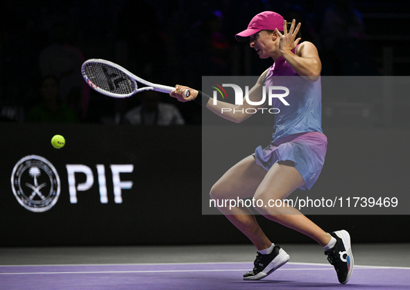 RIYADH, SAUDI ARABIA - NOVEMBER 03: Iga Swiatek of Poland during her match against Barbora Krejcikovas of Czech Republic on day 2 of the 202...