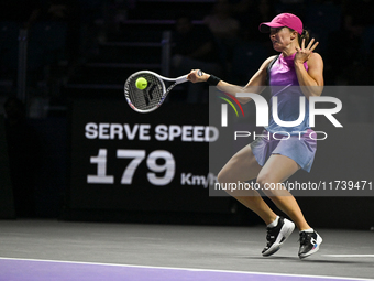 RIYADH, SAUDI ARABIA - NOVEMBER 03: Iga Swiatek of Poland during her match against Barbora Krejcikovas of Czech Republic on day 2 of the 202...