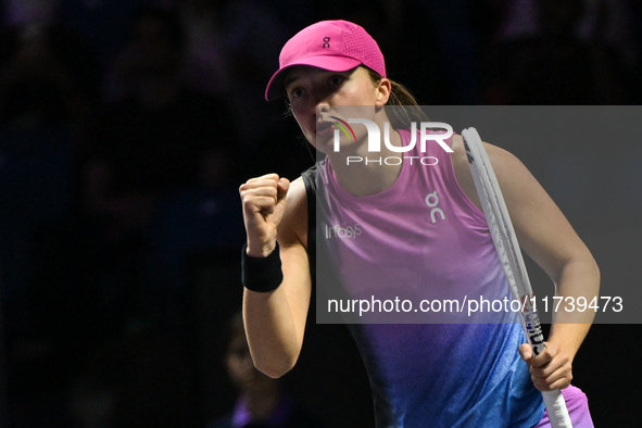 RIYADH, SAUDI ARABIA - NOVEMBER 03: Iga Swiatek of Poland during her match against Barbora Krejcikovas of Czech Republic on day 2 of the 202...