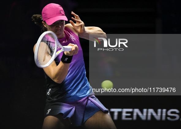 RIYADH, SAUDI ARABIA - NOVEMBER 03: Iga Swiatek of Poland during her match against Barbora Krejcikovas of Czech Republic on day 2 of the 202...