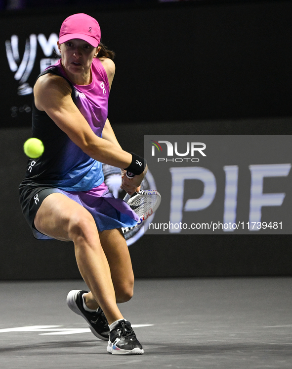 RIYADH, SAUDI ARABIA - NOVEMBER 03: Iga Swiatek of Poland during her match against Barbora Krejcikovas of Czech Republic on day 2 of the 202...