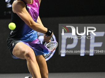 RIYADH, SAUDI ARABIA - NOVEMBER 03: Iga Swiatek of Poland during her match against Barbora Krejcikovas of Czech Republic on day 2 of the 202...