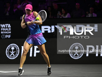 RIYADH, SAUDI ARABIA - NOVEMBER 03: Iga Swiatek of Poland during her match against Barbora Krejcikovas of Czech Republic on day 2 of the 202...