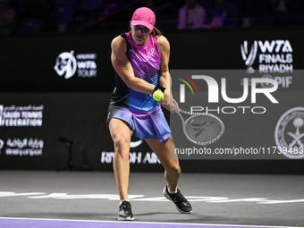 RIYADH, SAUDI ARABIA - NOVEMBER 03: Iga Swiatek of Poland during her match against Barbora Krejcikovas of Czech Republic on day 2 of the 202...