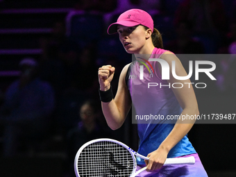 RIYADH, SAUDI ARABIA - NOVEMBER 03: Iga Swiatek of Poland during her match against Barbora Krejcikovas of Czech Republic on day 2 of the 202...