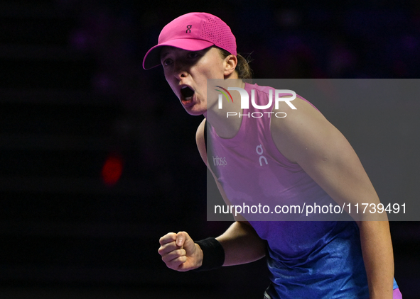 RIYADH, SAUDI ARABIA - NOVEMBER 03: Iga Swiatek of Poland during her match against Barbora Krejcikovas of Czech Republic on day 2 of the 202...