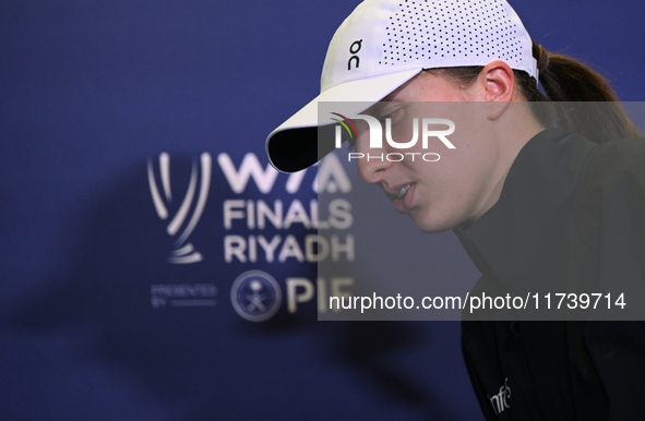 RIYADH, SAUDI ARABIA - NOVEMBER 03: Iga Swiatek of Poland at the post-match press conference after her first tournament victory over Barbora...