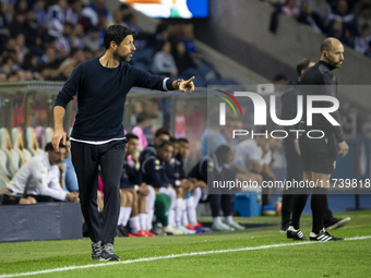 FC Porto coach Vitor Bruno gives instructions to his players during the match against Estoril at Estadio do Dragao in Porto, Portugal, on No...