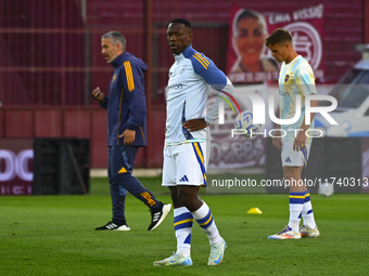 Luis Advincula of Boca Jrs warms up before the Liga Profesional 2024 match between Lanus and Boca Jrs at Estadio Ciudad de Lanus in Lanus, B...