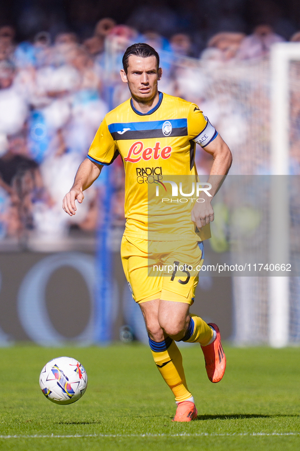 Marten de Roon of Atalanta BC during the serie Serie A Enilive match between SSC Napoli and Atalanta BC at Stadio Diego Armando Maradona on...