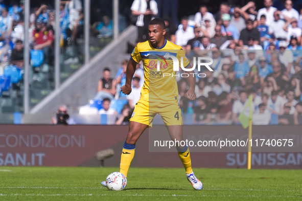 Isak Hien of Atalanta BC during the serie Serie A Enilive match between SSC Napoli and Atalanta BC at Stadio Diego Armando Maradona on Novem...