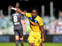 Ademola Lookman of Atalanta BC celebrates after scoring second goal during the serie Serie A Enilive match between SSC Napoli and Atalanta B...