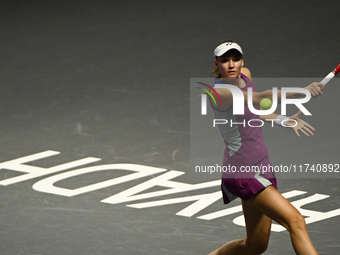 RIYADH, SAUDI ARABIA - NOVEMBER 04: Elena Rybakina of Kazakhstan during her match against Qinwen Zheng of China on day 3 of the 2024 WTA Fin...