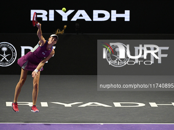 RIYADH, SAUDI ARABIA - NOVEMBER 04: Elena Rybakina of Kazakhstan during her match against Qinwen Zheng of China on day 3 of the 2024 WTA Fin...