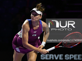 RIYADH, SAUDI ARABIA - NOVEMBER 04: Elena Rybakina of Kazakhstan during her match against Qinwen Zheng of China on day 3 of the 2024 WTA Fin...