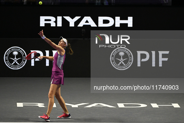 RIYADH, SAUDI ARABIA - NOVEMBER 04: Elena Rybakina of Kazakhstan during her match against Qinwen Zheng of China on day 3 of the 2024 WTA Fin...