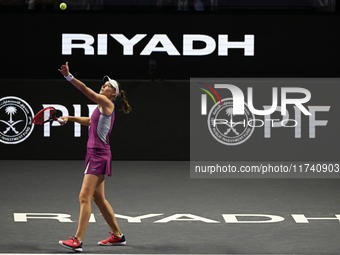 RIYADH, SAUDI ARABIA - NOVEMBER 04: Elena Rybakina of Kazakhstan during her match against Qinwen Zheng of China on day 3 of the 2024 WTA Fin...