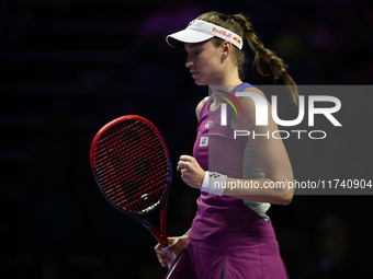 RIYADH, SAUDI ARABIA - NOVEMBER 04: Elena Rybakina of Kazakhstan during her match against Qinwen Zheng of China on day 3 of the 2024 WTA Fin...