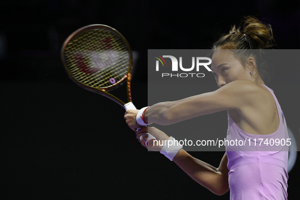 RIYADH, SAUDI ARABIA - NOVEMBER 04: Qinwen Zheng of China during her match against Elena Rybakina of Kazakhstan  on day 3 of the 2024 WTA Fi...