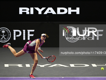 RIYADH, SAUDI ARABIA - NOVEMBER 04: Elena Rybakina of Kazakhstan during her match against Qinwen Zheng of China on day 3 of the 2024 WTA Fin...