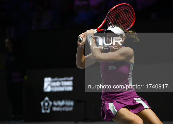 RIYADH, SAUDI ARABIA - NOVEMBER 04: Elena Rybakina of Kazakhstan during her match against Qinwen Zheng of China on day 3 of the 2024 WTA Fin...