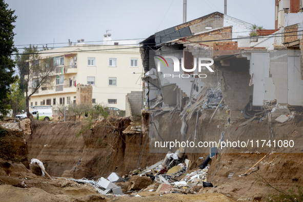 The town of Xiva, close to Valencia, is heavily affected by the floods of the last week. The visit of the King of Spain, Felipe VI, is plann...