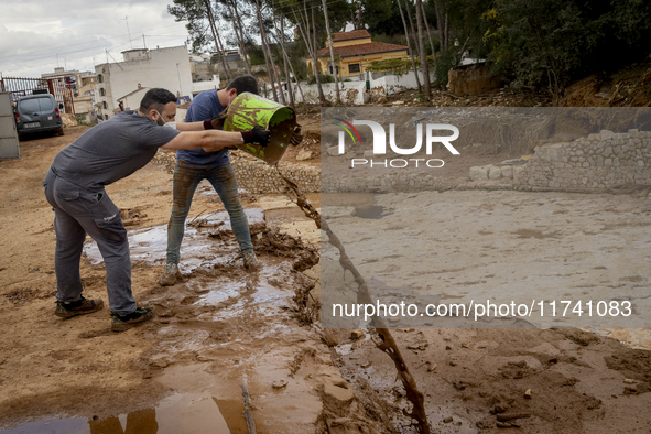 The town of Xiva, close to Valencia, is heavily affected by the floods of the last week. The visit of the King of Spain, Felipe VI, is plann...