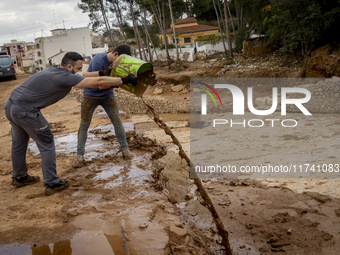 The town of Xiva, close to Valencia, is heavily affected by the floods of the last week. The visit of the King of Spain, Felipe VI, is plann...