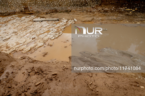 The town of Xiva, close to Valencia, is heavily affected by the floods of the last week. The visit of the King of Spain, Felipe VI, is plann...