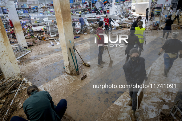 The town of Xiva, close to Valencia, is heavily affected by the floods of the last week. The visit of the King of Spain, Felipe VI, is plann...