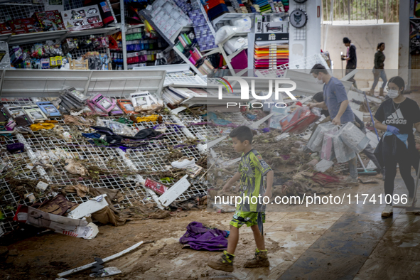 The town of Xiva, close to Valencia, is heavily affected by the floods of the last week. The visit of the King of Spain, Felipe VI, is plann...