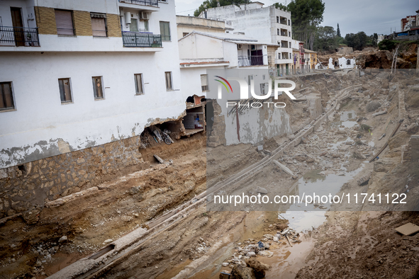 The town of Xiva, close to Valencia, is heavily affected by the floods of the last week. The visit of the King of Spain, Felipe VI, is plann...