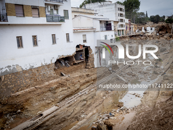 The town of Xiva, close to Valencia, is heavily affected by the floods of the last week. The visit of the King of Spain, Felipe VI, is plann...