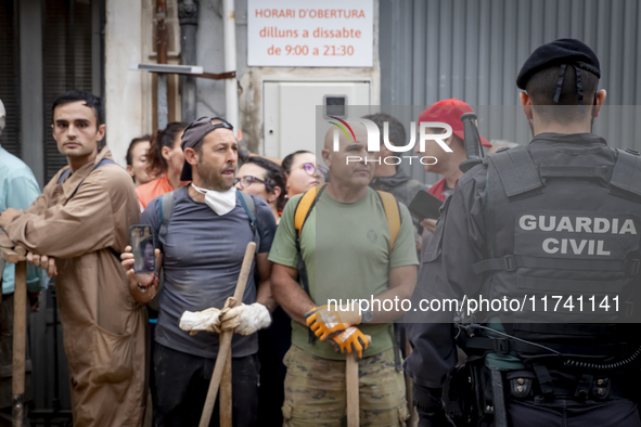 The town of Xiva, close to Valencia, is heavily affected by the floods of the last week. The visit of the King of Spain, Felipe VI, is plann...