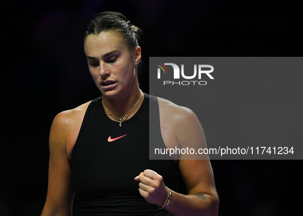 RIYADH, SAUDI ARABIA - NOVEMBER 04: Aryna Sabalenka of Belarus during her match against Jasmine Paolini of Italy on day 3 of the 2024 WTA Fi...