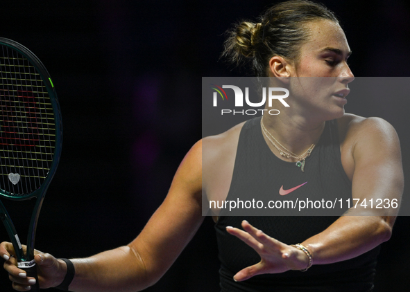 RIYADH, SAUDI ARABIA - NOVEMBER 04: Aryna Sabalenka of Belarus during her match against Jasmine Paolini of Italy on day 3 of the 2024 WTA Fi...