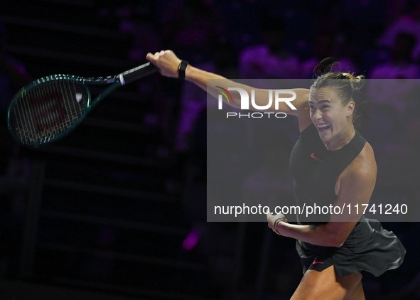 RIYADH, SAUDI ARABIA - NOVEMBER 04: Aryna Sabalenka of Belarus during her match against Jasmine Paolini of Italy on day 3 of the 2024 WTA Fi...