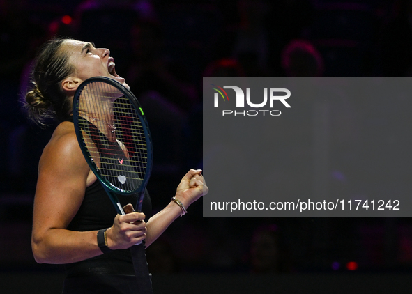 RIYADH, SAUDI ARABIA - NOVEMBER 04: Aryna Sabalenka of Belarus during her match against Jasmine Paolini of Italy on day 3 of the 2024 WTA Fi...