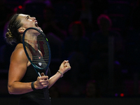 RIYADH, SAUDI ARABIA - NOVEMBER 04: Aryna Sabalenka of Belarus during her match against Jasmine Paolini of Italy on day 3 of the 2024 WTA Fi...