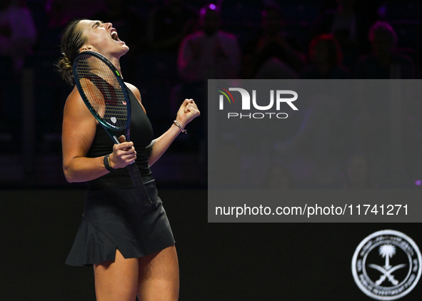 RIYADH, SAUDI ARABIA - NOVEMBER 04: Aryna Sabalenka of Belarus during her match against Jasmine Paolini of Italy on day 3 of the 2024 WTA Fi...