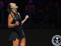 RIYADH, SAUDI ARABIA - NOVEMBER 04: Aryna Sabalenka of Belarus during her match against Jasmine Paolini of Italy on day 3 of the 2024 WTA Fi...