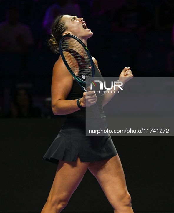 RIYADH, SAUDI ARABIA - NOVEMBER 04: Aryna Sabalenka of Belarus during her match against Jasmine Paolini of Italy on day 3 of the 2024 WTA Fi...