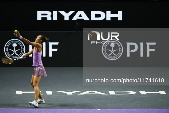 RIYADH, SAUDI ARABIA - NOVEMBER 04: Qinwen Zheng of China during her match against Elena Rybakina of Kazakhstan  on day 3 of the 2024 WTA Fi...