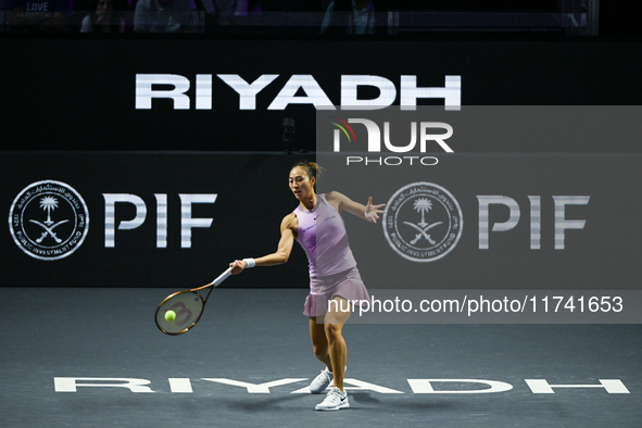 RIYADH, SAUDI ARABIA - NOVEMBER 04: Qinwen Zheng of China during her match against Elena Rybakina of Kazakhstan  on day 3 of the 2024 WTA Fi...