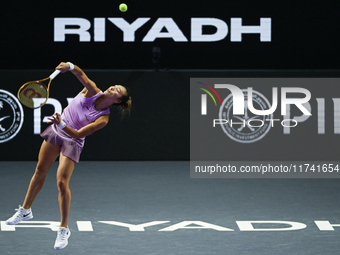 RIYADH, SAUDI ARABIA - NOVEMBER 04: Qinwen Zheng of China during her match against Elena Rybakina of Kazakhstan  on day 3 of the 2024 WTA Fi...